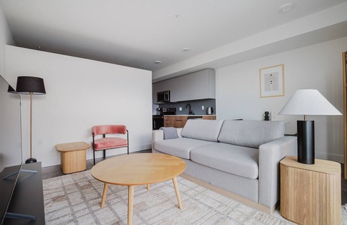 Squire Park Apartment | Blueground | First Hill, w/d, nr Chinatown