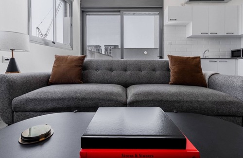 Florentin Apartment | Blueground | Florentine, City view, Two balconies (TLV-2)