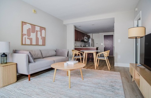 George Washington University Apartment | Blueground | Foggy Bottom, pool & gym, nr metro