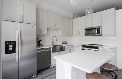 Highland Apartment | Blueground | Highland, pool, w/d, gym, nr Domain