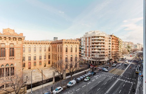 La Maternitat i Sant Ramon Apartment | Blueground | La Maternitat, balcony, near Camp Nou