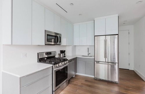 Hunters Point Apartment | Blueground | LIC, gym, balcony, nr MoMA PS1