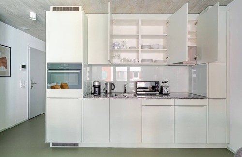 Oerlikon Apartment | Blueground | Oerlikon, balcony, nr Zurich Zoo