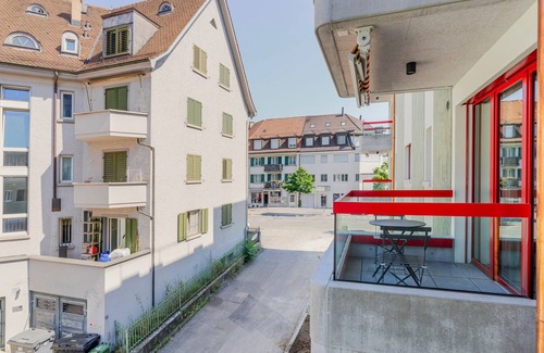 Oerlikon Apartment | Blueground | Oerlikon, balcony, nr Zurich Zoo