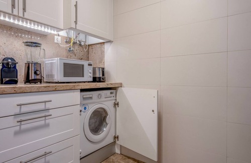 Santo Antonio Apartment | Blueground | Santo António, pool, fully furnished