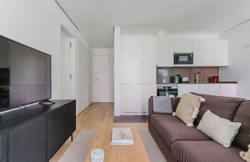 Santo Antonio Apartment | Blueground | Santo António, doorman, a/c, w/d