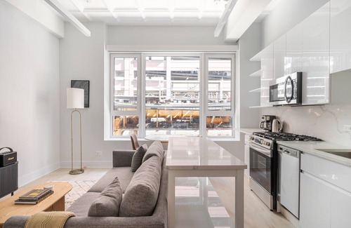 Downtown Chicago Apartment | Blueground | The Loop, elevator, nr Willis Tower