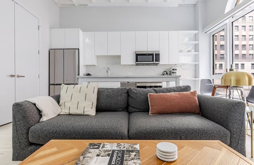 Downtown Chicago Apartment | Blueground | The Loop, elevator, nr Willis Tower