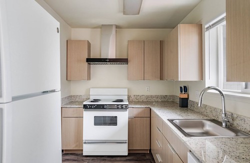 University District Apartment | Blueground | Univ Dist, pet area & elev, nr UW