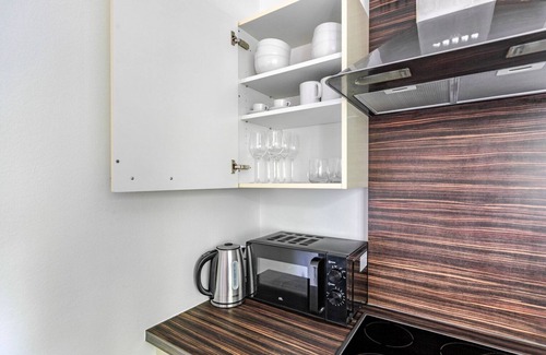 Gersthof Apartment | Blueground | Währing, balcony, nr Türkenschanzpark
