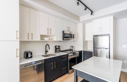 Woodmont Triangle Apartment | Blueground | Woodmont Triangle, pool, nr Cabin John Park
