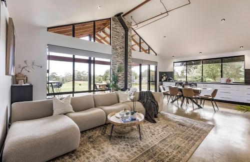 Yallingup House | Bluegum Hideaway - luxury accom, air-con throughout, 2 kitchen & living areas