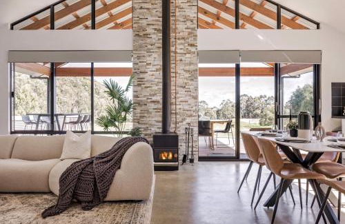 Yallingup House | Bluegum Hideaway - luxury accom, air-con throughout, 2 kitchen & living areas