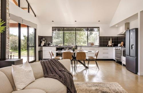 Yallingup House | Bluegum Hideaway - luxury accom, air-con throughout, 2 kitchen & living areas