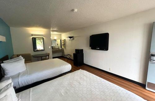 Beeville Hotel | Blueway Inn Beeville Extended Stay