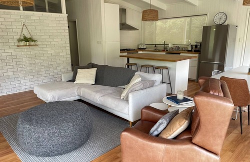 St Leonards Cottage | Bluff, St Leonards