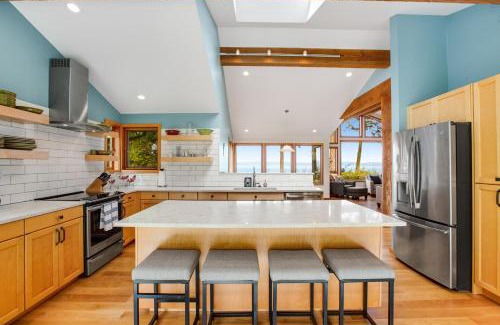 Port Angeles House | Blufftop on Freshwater Bay