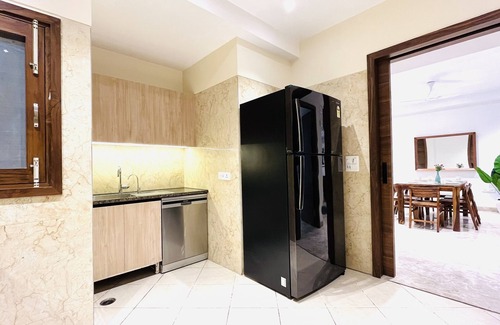 Saket Apartment | BluO 3BHK CityWalk Mall, MAX Saket -Lift, Balcony