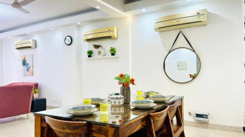 Green Park Apartment | BluO 3BHK Safdarjung Enclave, Lift & Terrace Garden
