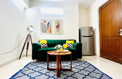 South Extension Apartment | BluO Classic 1BHK - Defence Colony Market