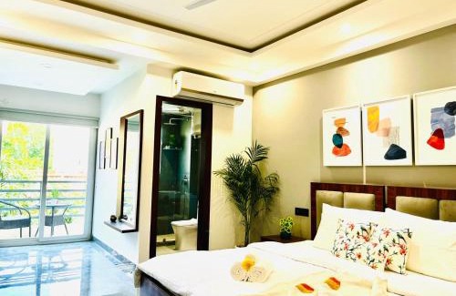DLF Phase 3 Hotel | BluO Studio1 DLF CyberCity - Balcony, Gym TT, Lift