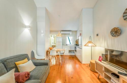 Bairro Alto Apartment | BmyGuest - Lisbon Inner Bairro Alto