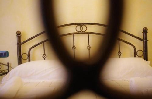 Laconi Bed & Breakfast | BnB Inn - Cyclists & Bikers - CAMERE CON BAGNO PRIVATO-PARCHEGGIO INTERNO PER MOTO e BICI -ENERGETIC BREAKFAST extra