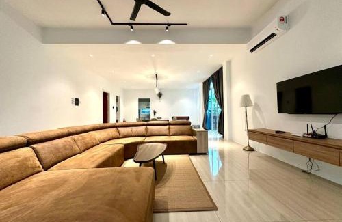 Bandar Country Homes House | BNB Luxe Homestay, Rawang - pool, 18 pax