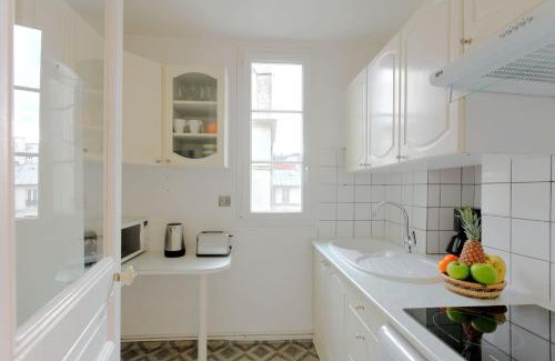 Quartier Sainte-Marguerite Apartment | BnBNova - 1BR Central Paris & Bastille