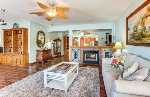 Farwell House | Boat Dock and Lake Access Farwell Home with Balcony!