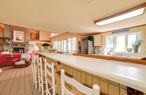 Almo House | Boat Dock: Lakeside Kentucky Getaway!