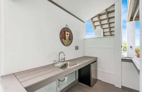 Grant-Valkaria House | Boater's paradise-Private Island-Water-front-Close to Sebastian Inlet-Pets okay