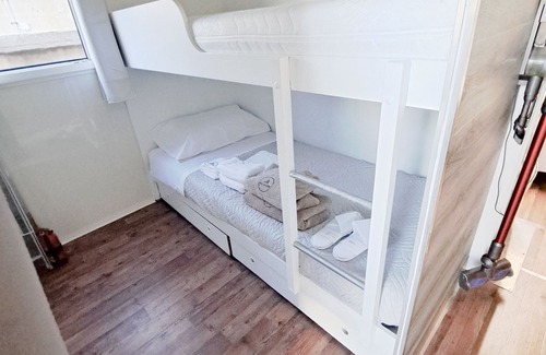 Porto Levante Boat Rental | Boathouse "Floating Home Delta del Po" with Terrace, Whirlpool & Wi-Fi