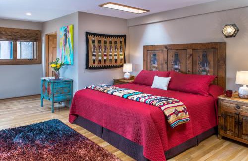 Canoncito Bed & Breakfast | Bobcat Inn