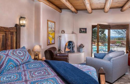 Canoncito Bed & Breakfast | Bobcat Inn