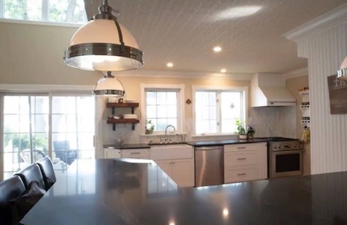 Bobcaygeon Cottage | Bobcaygeon Lakefront Stone Cottage
