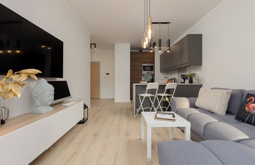 Sielce Apartment | Bobrowiecka 1B | balcony, 1 bedroom, bathtub| Warsaw
