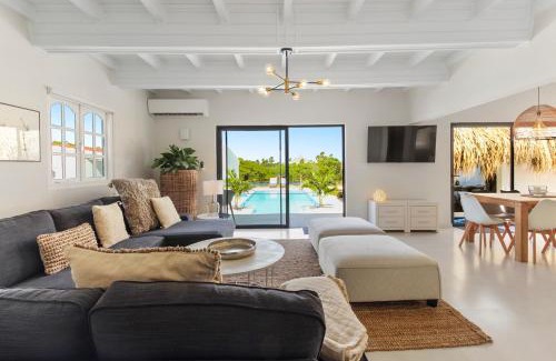 Opal Villa | Boco Beach House By Bocobay