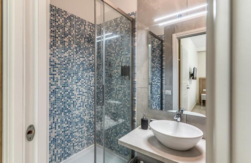 Prati House | Boezio 6 Rooms by Roman Dreams