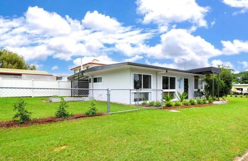 Tin Can Bay House | Bogimbah Cottage