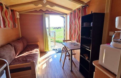 Burthecourt-aux-Chenes Cottage | Bohemian Caravan Comfort South of Nancy