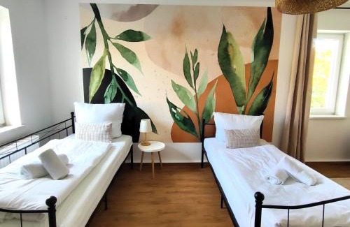 Neudietendorf Apartment | BohnApartments Bechstein - sehr ruhig - 3 Schlafzimmer - Balkon - gratis Stellplätze- WLAN - Vollausstattung