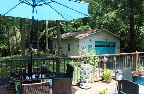 Decatur House | Boho Acre Retreat 20 mins from DT/Airport
