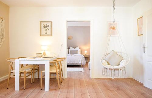 Enzberg Apartment | BOHO-Apartment - Feel like Home, Tiny Bathroom & Garage, 60m2