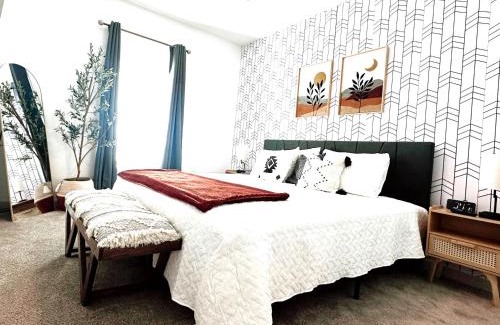 Lake Buena Vista Apartment | Boho Chic Luxury Retreat 5 Min to Parks & Food