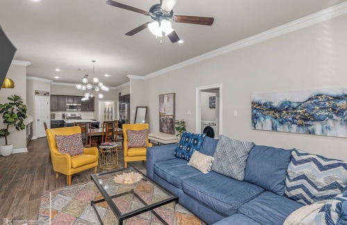 Shreveport House | Boho Retreat! Home away from Home! Tv in Each Room