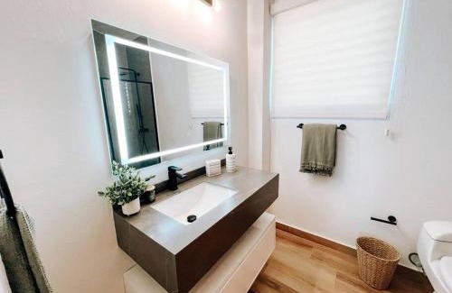 Eleanor Roosevelt Apartment | Boho Style House Super Comfortable For 5@ San Juan rey 2 apt 1