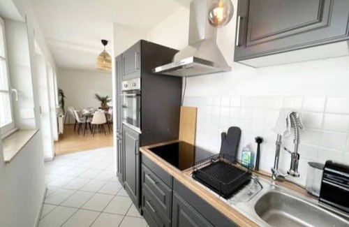 Bad Homburg v.d. Hoehe Apartment | Boholounge/U-bahn, Viel Platz, Balkon, Stellplatz