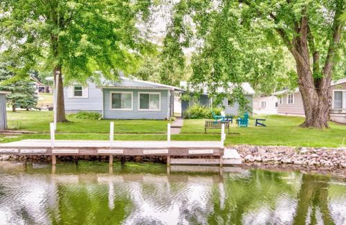 Wahpeton House | Boji Waterfront Retreat - Millers Bay Canals