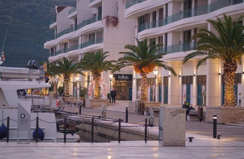 Denovici Apartment | Boka Bay/new Building/wistaria Hill Apartment